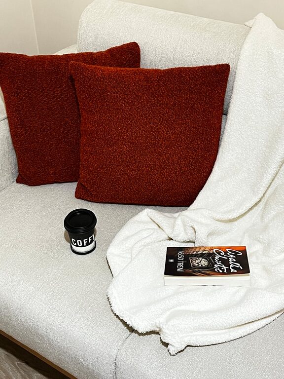 How to Create a Cosy and Inviting Reading Nook in Your Home